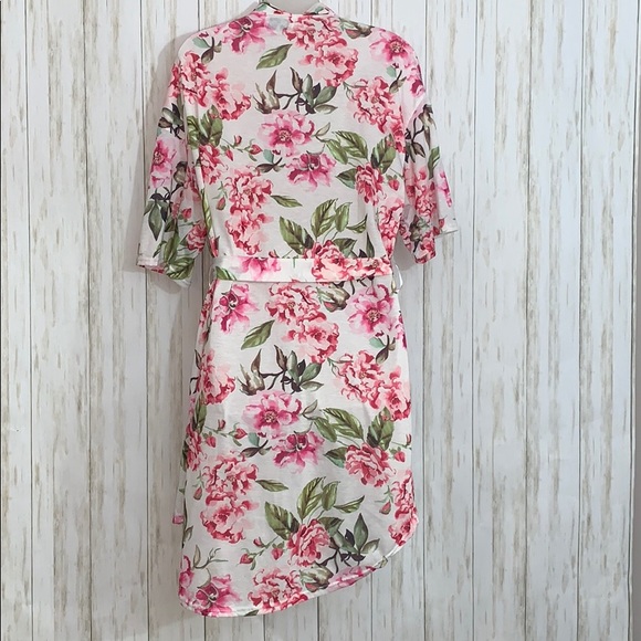 Show Me Your MuMU  Brie Robe - Picture 2 of 4